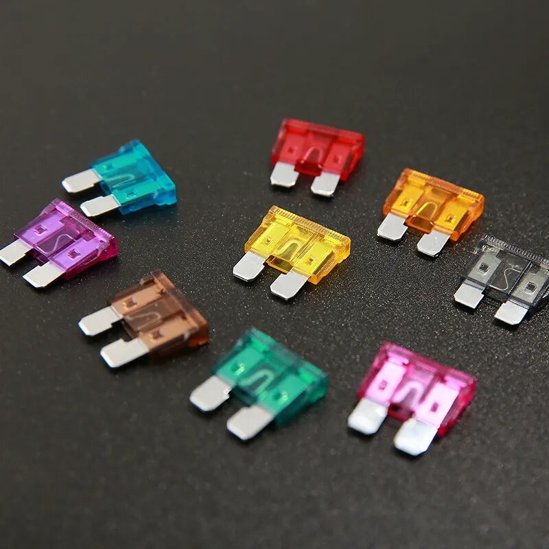 Auto-Sicherungen Set - 2A bis 35A in einer Box 100Stück - Schützen Sie Ihr Fahrzeug vor Kurzschlüssen mit 100 Auto-Sicherungen (2A-35A) in Box. Ideal für Autos und LKWs, für sichere Fahrten ohne Probleme! - 14:200004889