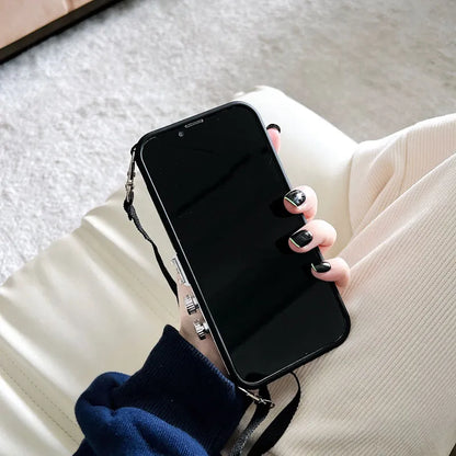 Trendiges Emily in Paris iPhone Case mit Lanyard & Stoßschutz iPhone 15 14 13 12 11 Pro Max