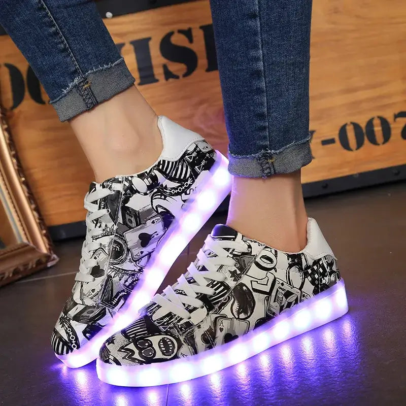 Kids Glowing Sneakers: Bunte LED Leuchtschuhe für Boys & Girls - Tauchen Sie ein in die zauberhafte Welt der farbenfrohen Glowing-Sneakers LED – einzigartig, aufregend und strapazierfähig für Jungen und Mädchen! - 1005004629433318-black-34