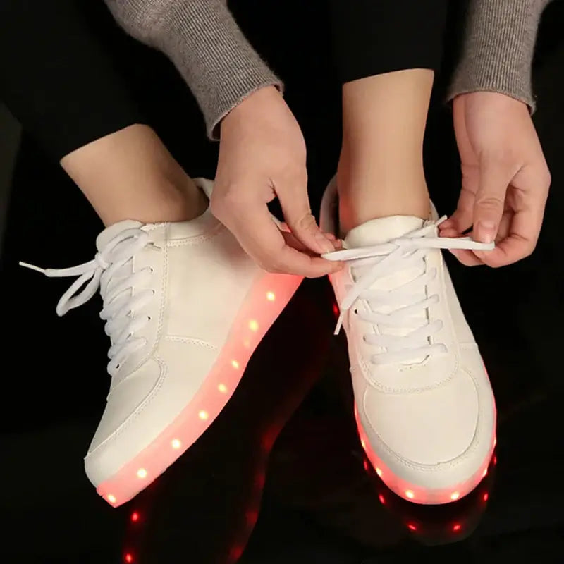 Kids Glowing Sneakers: Bunte LED Leuchtschuhe für Boys & Girls - Tauchen Sie ein in die zauberhafte Welt der farbenfrohen Glowing-Sneakers LED – einzigartig, aufregend und strapazierfähig für Jungen und Mädchen! - 1005004629433318-black-34