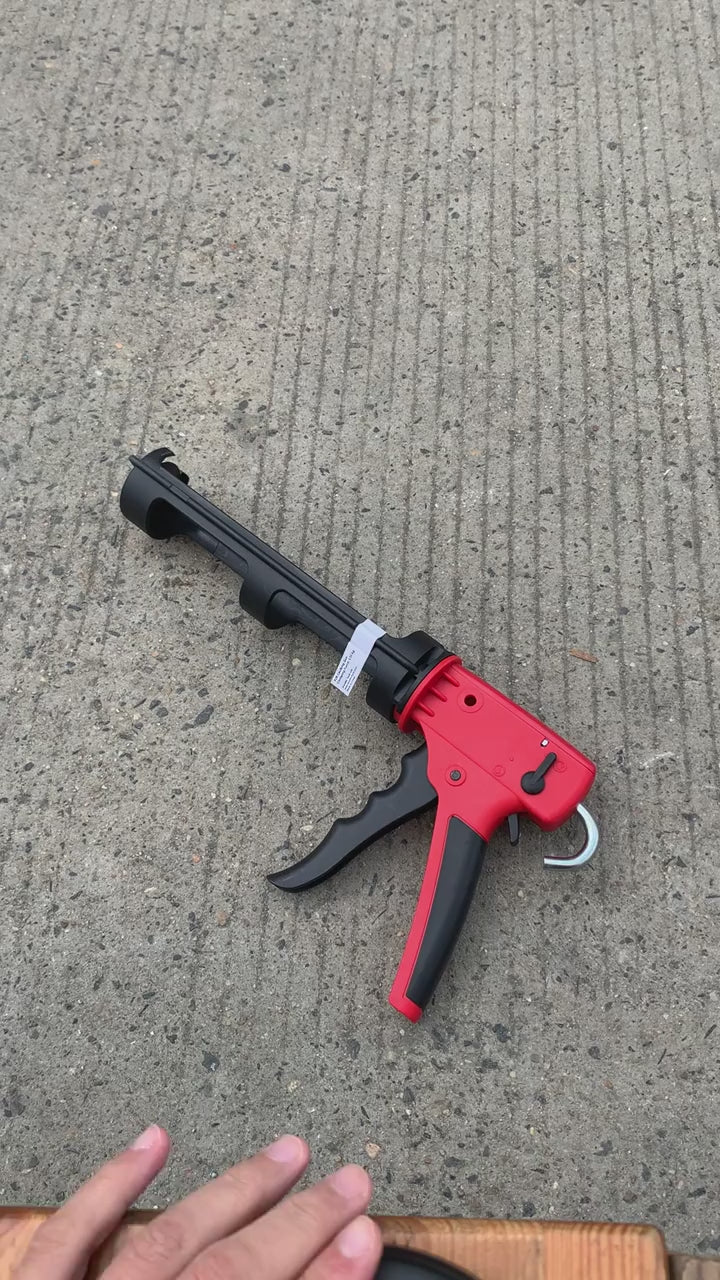 Kartuschenpistole für Holzarbeiten – bereit, wenn man es braucht