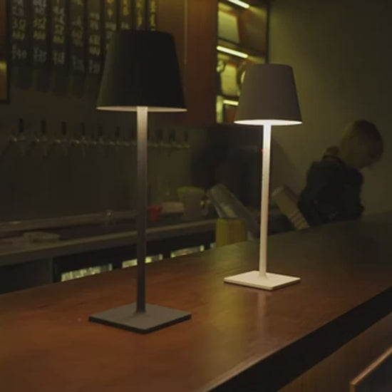 Led touch sensor table lamp with 3-color stepless dimming – Produktvideo