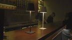 Led touch sensor table lamp with 3-color stepless dimming – Produktvideo